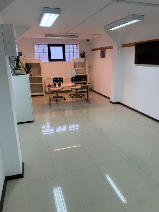 Clădire modernă, versatilă de închiriat