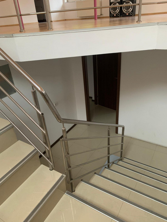 Clădire modernă, versatilă de închiriat