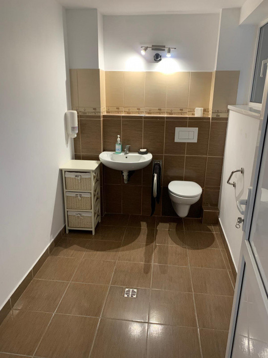 Clădire modernă, versatilă de închiriat