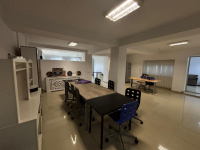 Clădire modernă, versatilă de închiriat