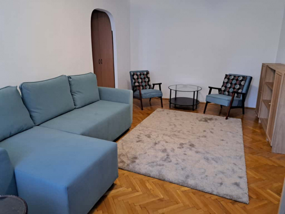 Apartament 2 camere, renovat, liniștit cu vedere in spate. La 2 minute de metrou