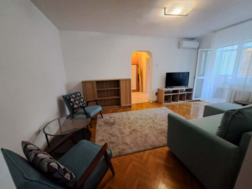 Apartament 2 camere, renovat, liniștit cu vedere in spate. La 2 minute de metrou