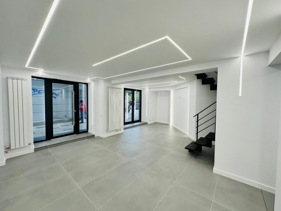 Spatiu comercial stradal de vanzare, 120mp, zona - Decebal