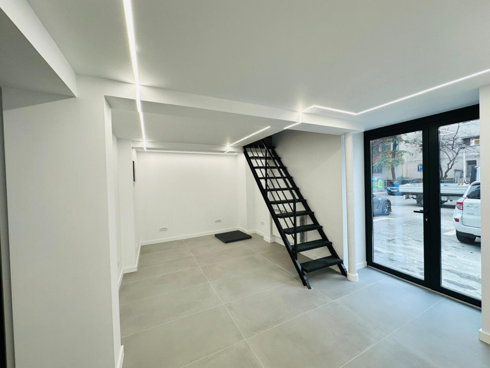 Spatiu comercial stradal de vanzare, 120mp, zona - Decebal