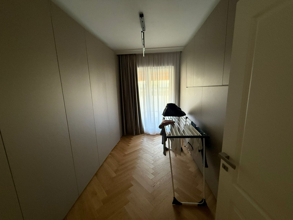 Apartament de vânzare cu 3 camere în Pipera 
