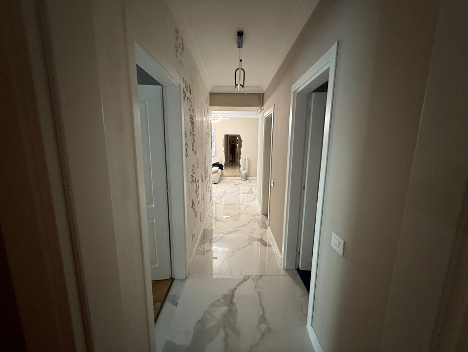 Apartament de vânzare cu 3 camere în Pipera 