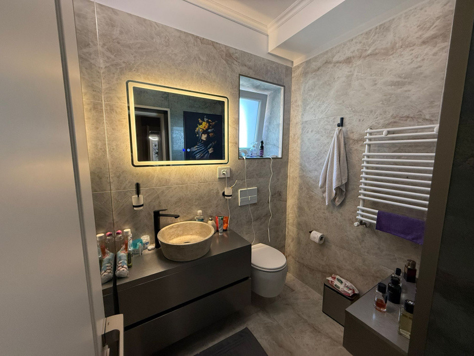 Apartament de vânzare cu 3 camere în Pipera 