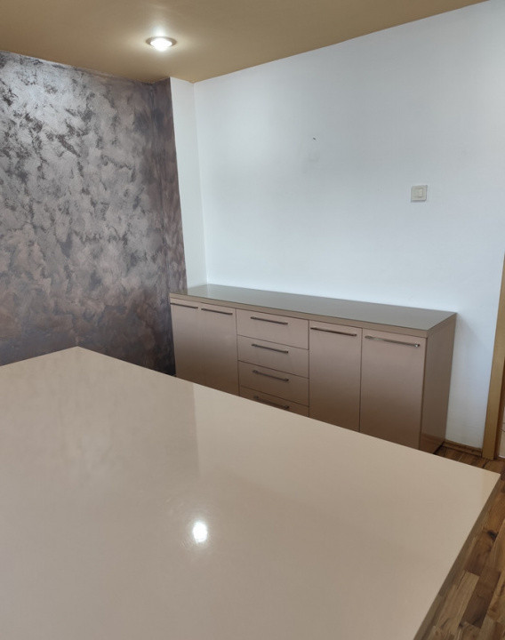 Apartament 3 camere- spatiu pentru birou