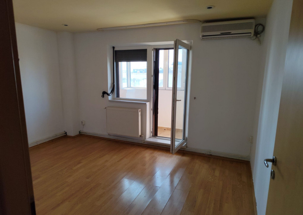 Apartament 3 camere- spatiu pentru birou