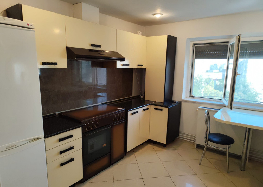 Apartament 3 camere- spatiu pentru birou