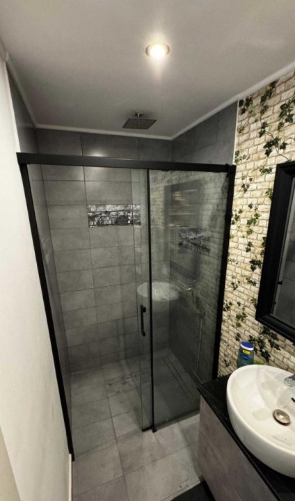 Apartament modern 3 camere -100mp - zona - Universitate!!