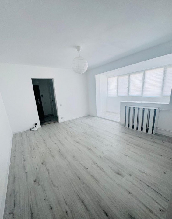 De vanzare, apartament 3 camere, 69mp, zona - Titan