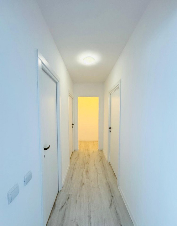 De vanzare, apartament 3 camere, 69mp, zona - Titan