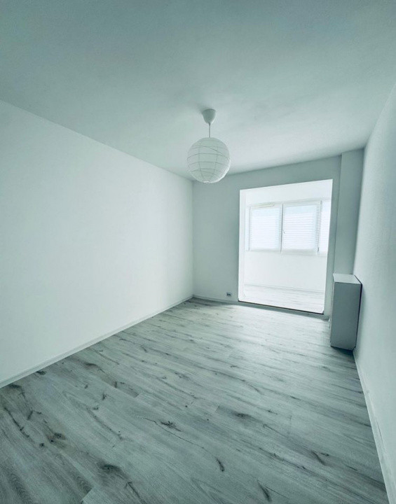 De vanzare, apartament 3 camere, 69mp, zona - Titan