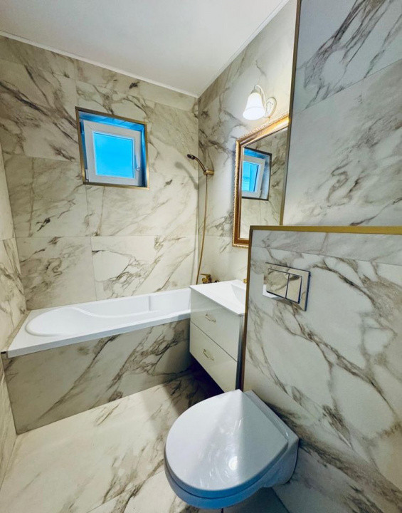 De vanzare, apartament 3 camere, 67mp, zona - Titan