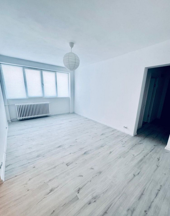 De vanzare, apartament 3 camere, 67mp, zona - Titan