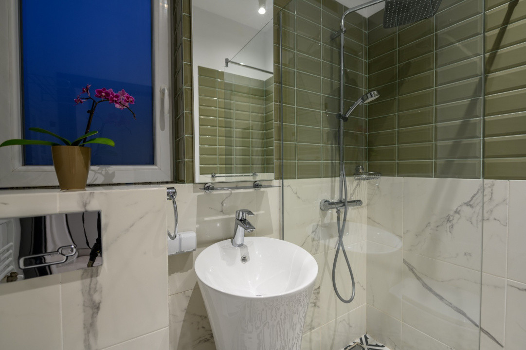 Ap. 2 cam , metrou Obor 3 minute, vila interbelica renovata 2020, centrala prop.