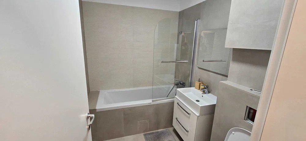 Inchiriere ap 2 camere- TUNARI + parcare