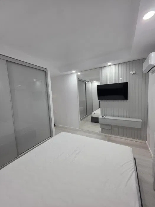 De închiriat | Apartament 3 camere | Cosmopolis | Parcare inclusă