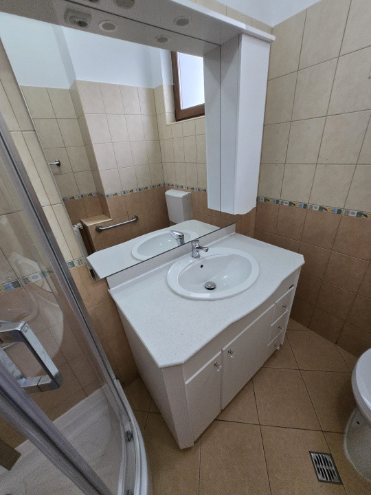 Vilă spațioasă P+1+M cu 6 dormitoare și 4 băi – Pipera- Voluntari,