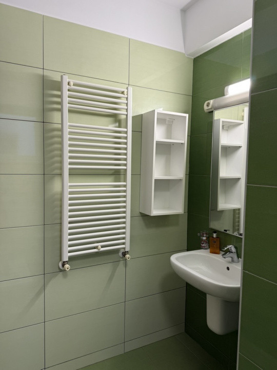 Ap.2 camere,2 bai,Complex Rezidential, 14 min. Metrou Revolutiei, 3 min. Tramvai