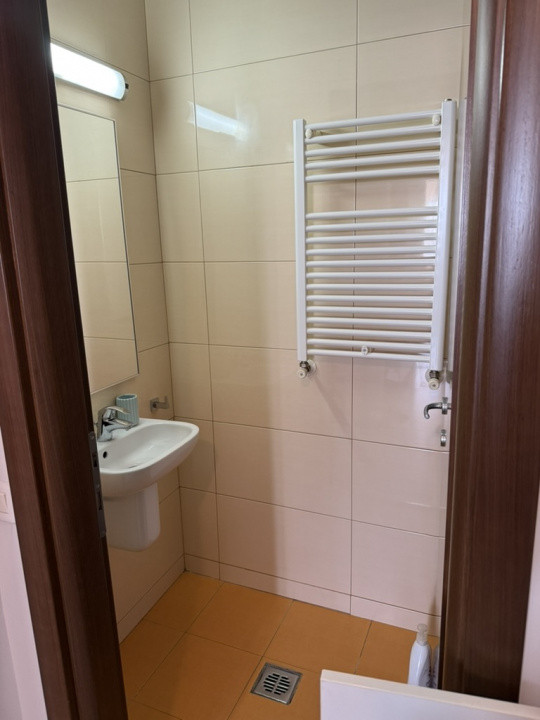 Ap.2 camere,2 bai,Complex Rezidential, 14 min. Metrou Revolutiei, 3 min. Tramvai