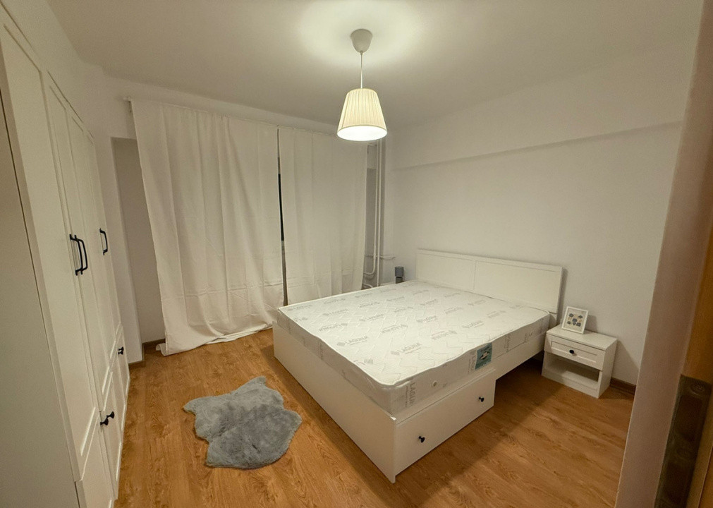 Apartament decomandat cu 2 camere  in zona Stefan cel Mare 