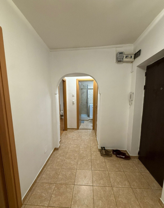 Apartament decomandat cu 2 camere  in zona Stefan cel Mare 