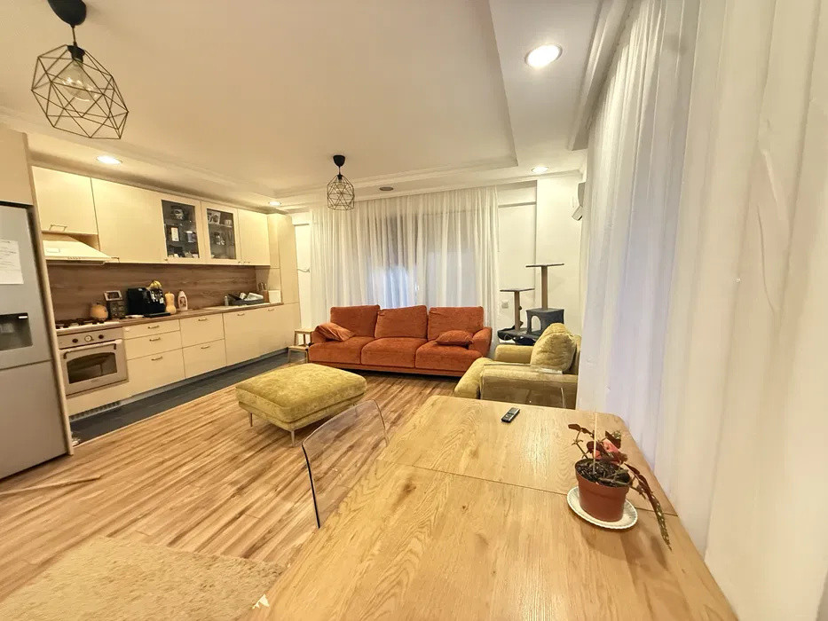 Apartament de vânzare – 3 camere- Zona Iancu Nicolae