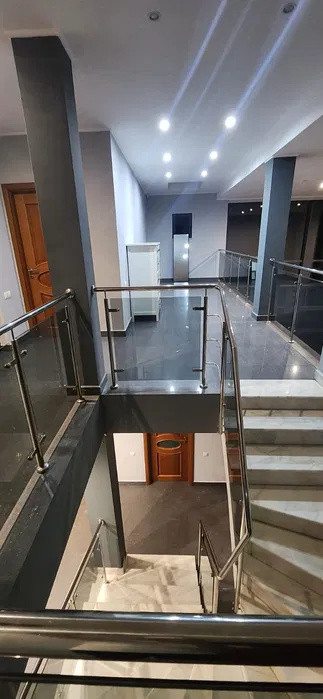 Vila de inchiriat 4 camere, Otopeni l Parcare subterana