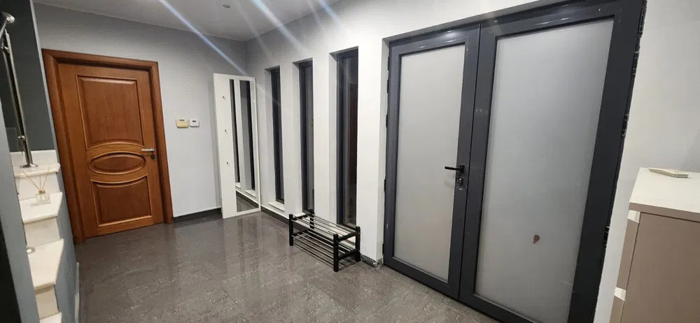 Vila de inchiriat 4 camere, Otopeni l Parcare subterana