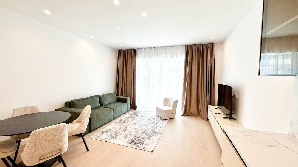 Pipera Courtyard 5' Promenada Spatios Luminos Echipat Full Bl NOU