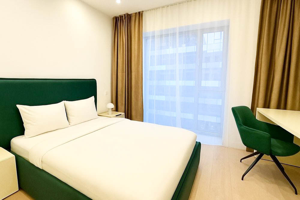 Pipera Courtyard 5' Promenada Spatios Luminos Echipat Full Bl NOU