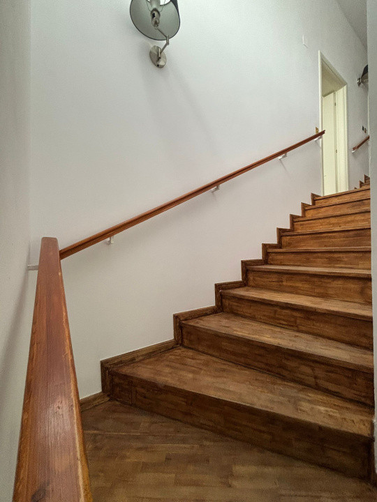 Vila individuala 200 mp, 4 camere, 3 bai, parcare, gradina zona Pipera