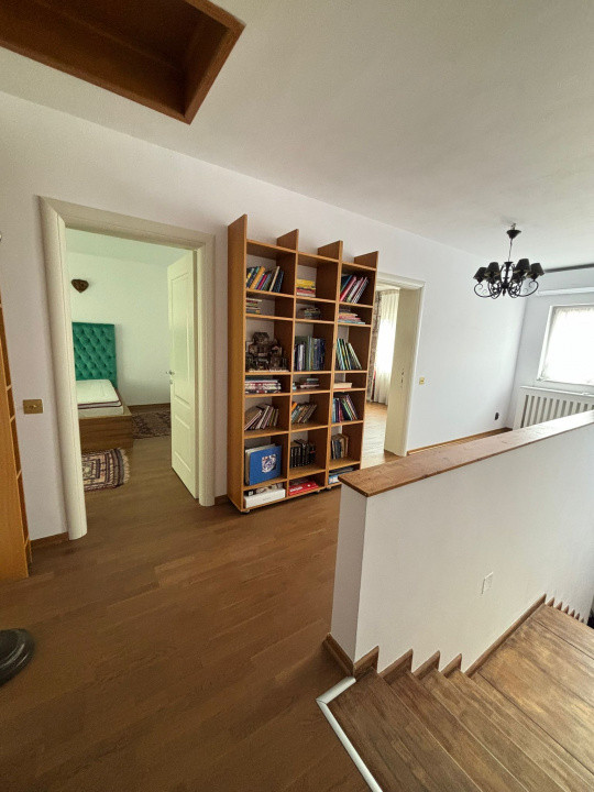 Vila individuala 200 mp, 4 camere, 3 bai, parcare, gradina zona Pipera