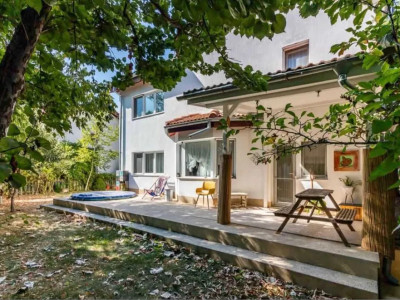Vila individuala 200 mp, 4 camere, 3 bai, parcare, gradina zona Pipera