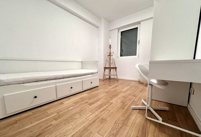 Dacia Lascar 9' Metrou Stefan cel Mare Modern Spatios Centrala Parcare