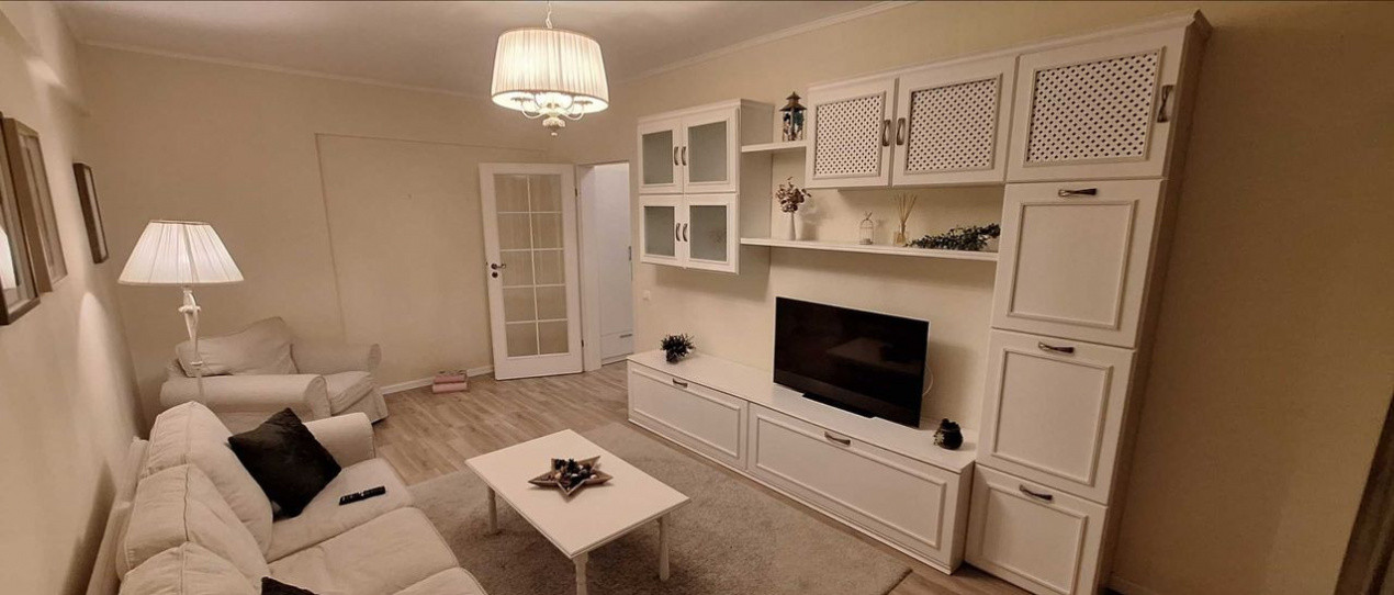 Apartament decomandat cu 2 camere  in zona Berceni 