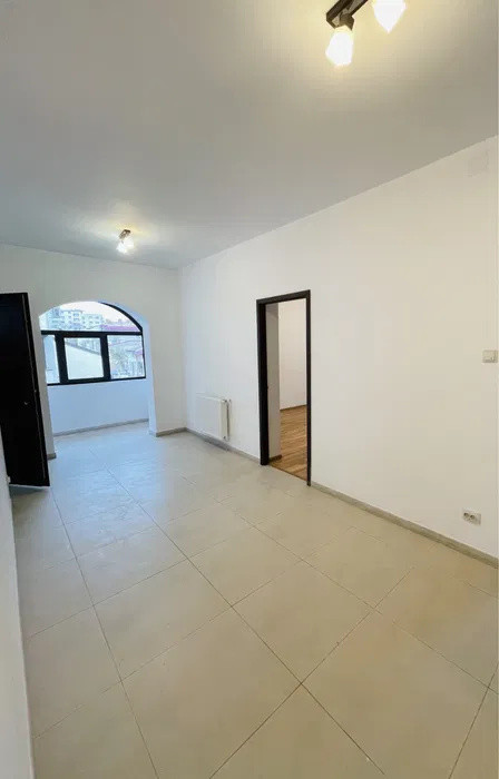 Apartament 3 camere - Spatiu pentru birouri