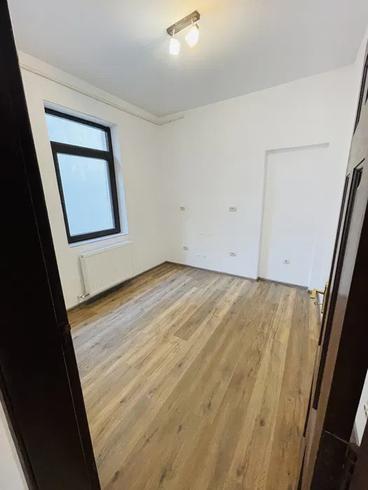 Apartament 3 camere - Spatiu pentru birouri