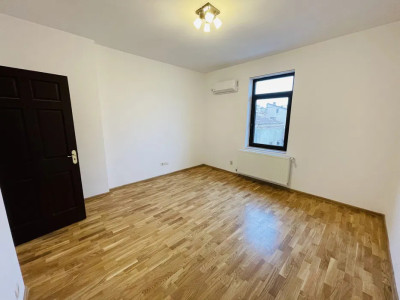 Apartament 3 camere - Spatiu pentru birouri