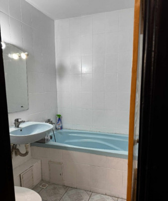 Garsoniera moderna, la cheie, bloc 1984, parc Regina Maria, zona Turda