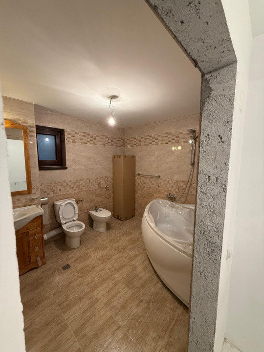 Vila de inchiriat | Tineretului | 8 camere