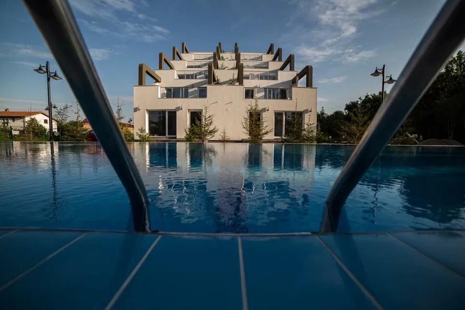 Apartament de inchiriat 2 camere + terasa + parcare inclusa l Otopeni