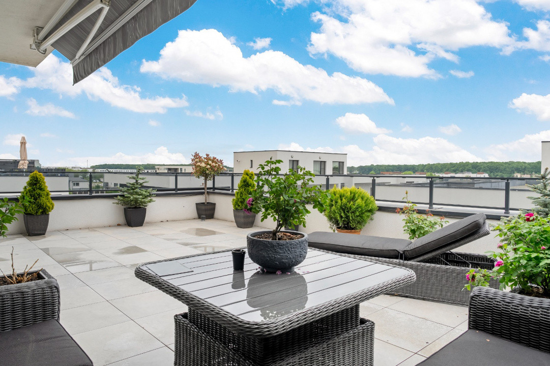 Penthouse 3 camere Superb | De Inchiriat | Tunari | 2 Locuri de Parcare | Terasa