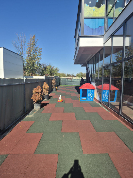 Spațiu Comercial de VÂNZARE – British Village, Tunari 