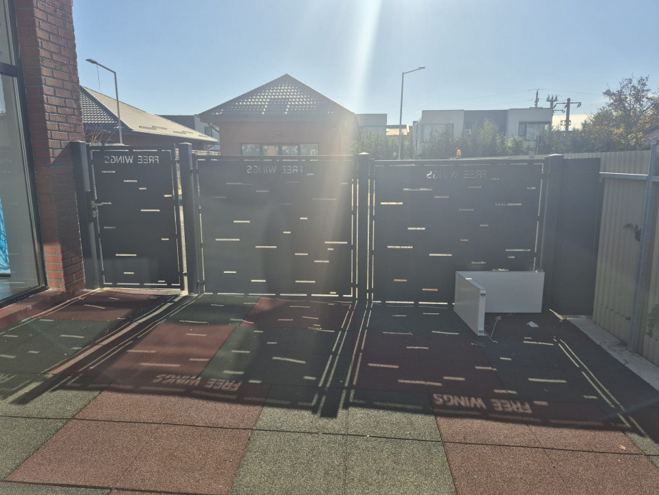 Spațiu Comercial de VÂNZARE – British Village, Tunari 