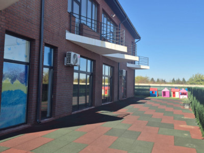 Spațiu Comercial de VÂNZARE – British Village, Tunari 