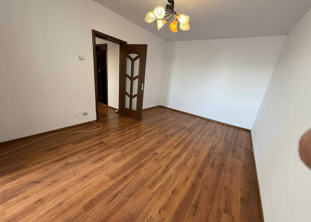 Apartament 2 camere 55 mp, decomandat, bloc 1982, 3 minute metrou Dristor