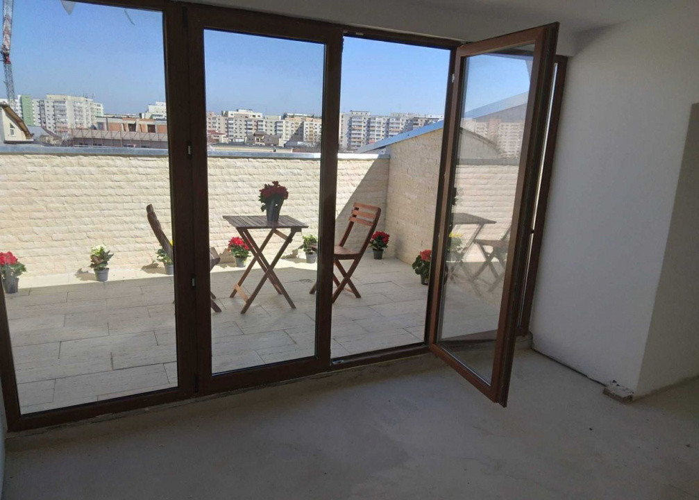 Apartament 3 camere 105 mp, et. 6, terasa, garaj, bloc 2012, zona Dacia Eminescu